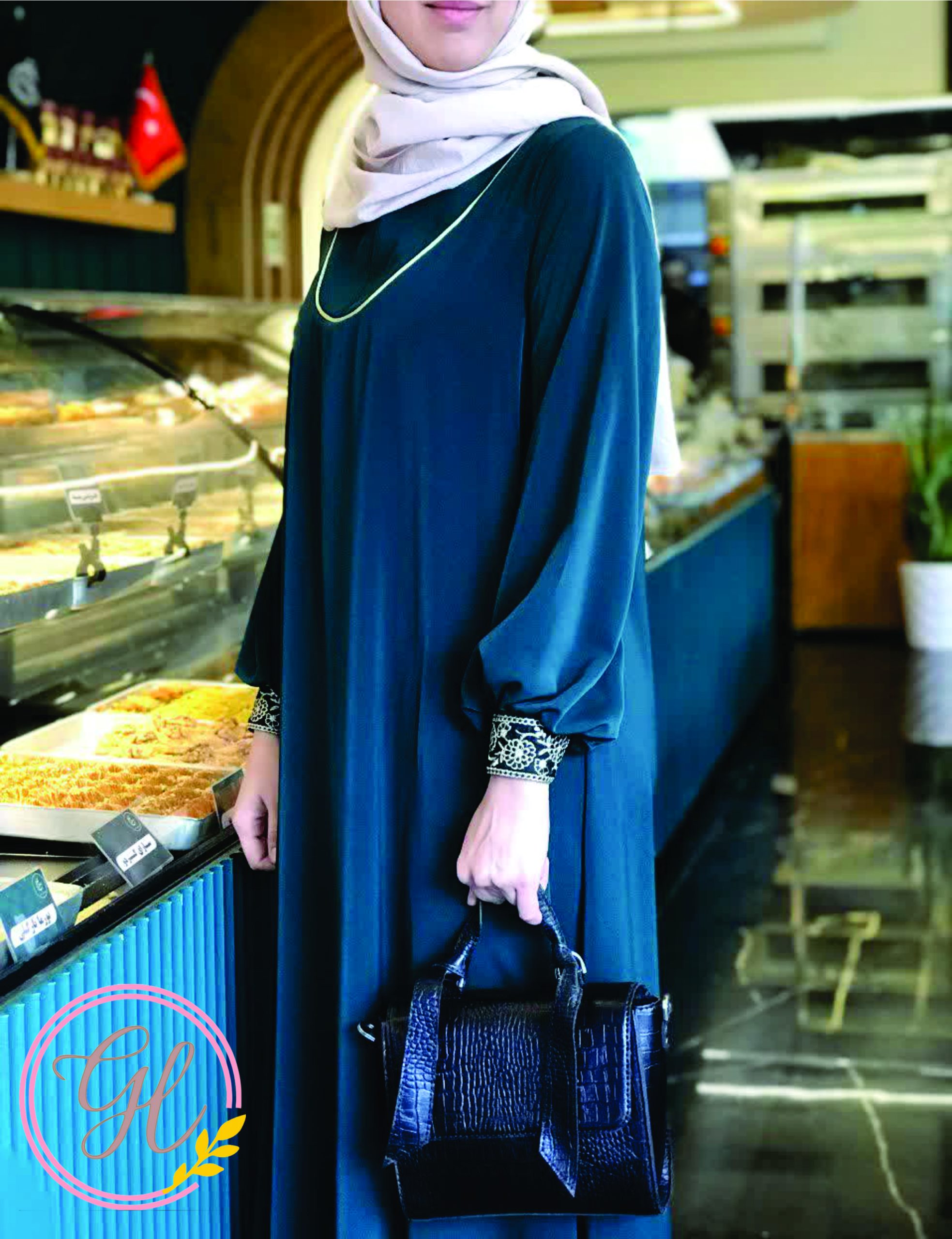 عبا نورا